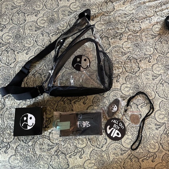 Fall out boy vip tour pack - Picture 2 of 6